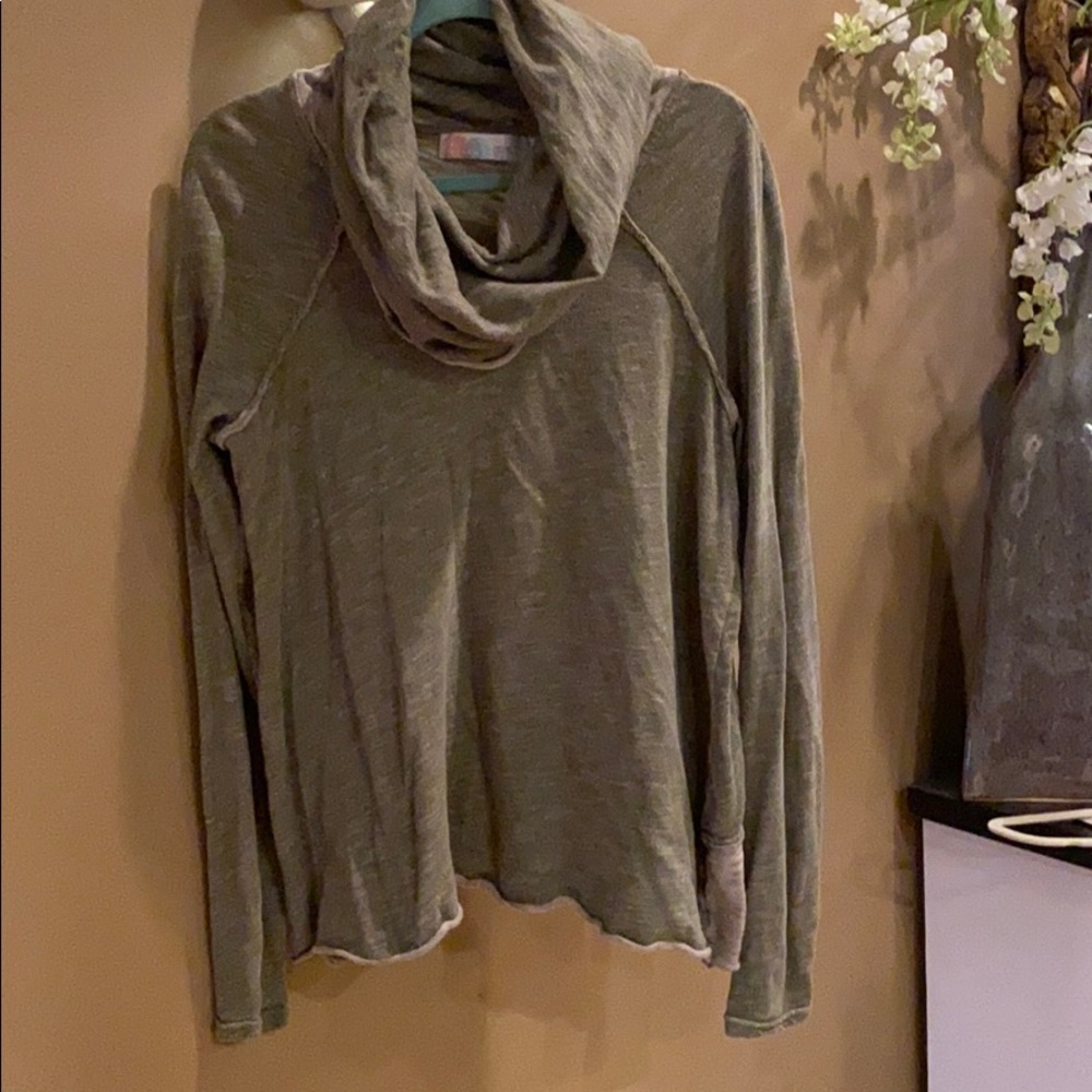 Women’s Long Sleeve Shirt